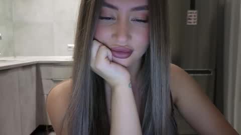 EvaAnna online show from November 2025 08:42:02 PM