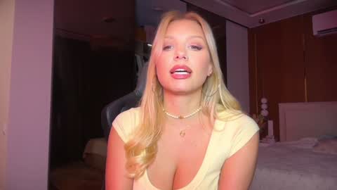 Snapshot of killer__tits chatting on December 2025 07:41:01 PM Killer Tits online show from December 2025 07:41:01 PM