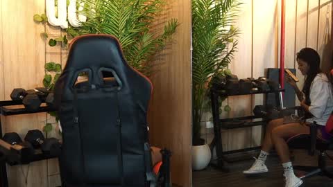 Kim online show from September 2025 01:03:01 PM