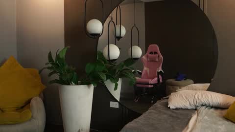 Kim online show from October 2025 12:49:02 PM