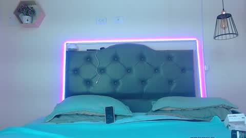 Kim online show from November 2025 03:57:01 PM