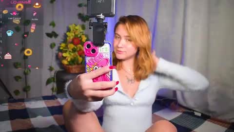 Snapshot of kim_dolls1823 chatting on December 2024 04:43:02 AM ISABELLA 3 online show from December 2024 04:43:02 AM