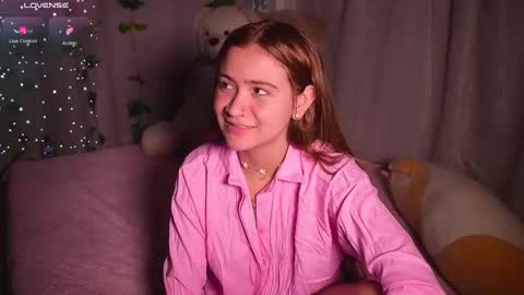 Snapshot of kim_dolls1823 chatting on January 2025 06:00:01 AM ISABELLA 3 online show from January 2025 06:00:01 AM