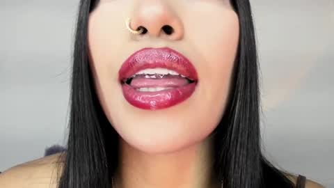 Snapshot of kim_mouth17 chatting on April 2026 11:06:01 PM kim_mouth17 online show from April 2026 11:06:01 PM
