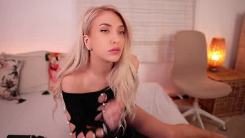 Kim online show from October 2025 12:07:02 AM