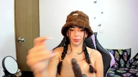 Snapshot of kimberly0825 chatting on February 2026 09:57:02 PM kamila online show from February 2026 09:57:02 PM