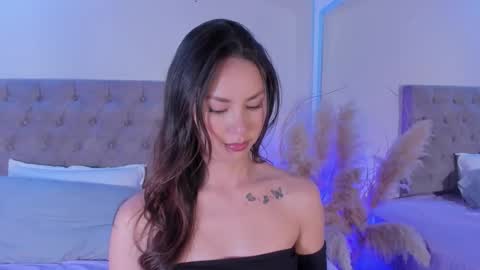 Kim online show from November 2025 05:32:02 AM