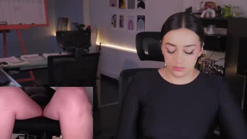 Kimberly 1200-1900 GMT-5 online show from January 2026 08:01:01 PM