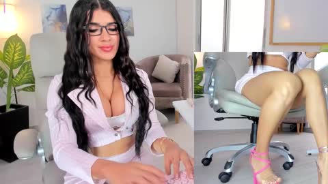Snapshot of kimberly_hot2 chatting on February 2025 07:35:02 PM Melissa online show from February 2025 07:35:02 PM