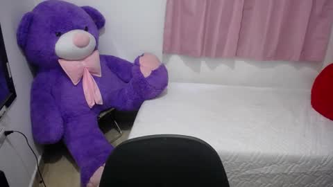 Kim online show from November 2025 11:21:01 AM