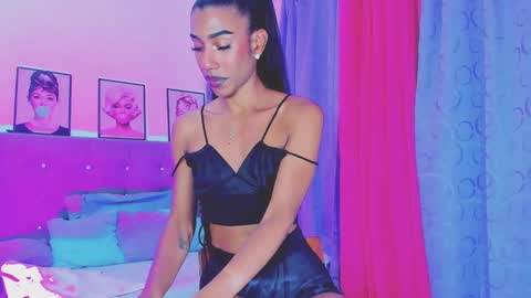 Your Queen KIM online show from January 2025 12:06:02 AM