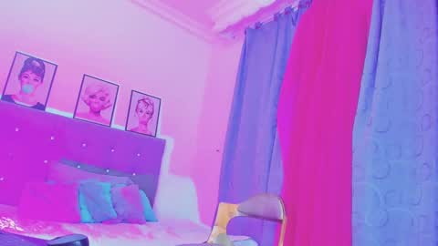 Your Queen KIM online show from February 2025 12:37:02 AM