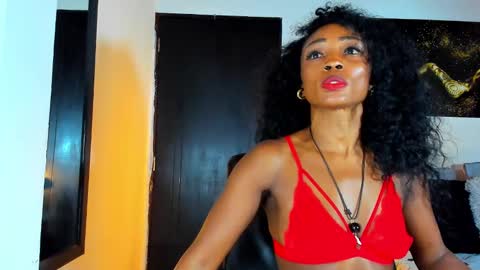 Snapshot of kimberlybanks2 chatting on January 2025 07:00:02 PM Kimberly Banks online show from January 2025 07:00:02 PM