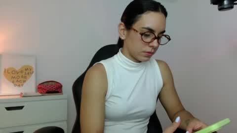 Snapshot of kimcandy_ chatting on May 2026 12:18:01 AM CAMI online show from May 2026 12:18:01 AM