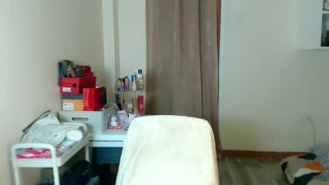 kimchie_21 online show from February 2026 03:00:01 PM