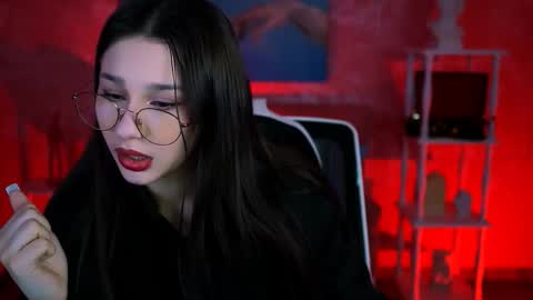 Snapshot of kimclarks chatting on September 2025 04:51:02 PM kimclarks online show from September 2025 04:51:02 PM