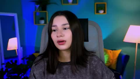 kimclarks online show from November 2025 01:44:01 PM