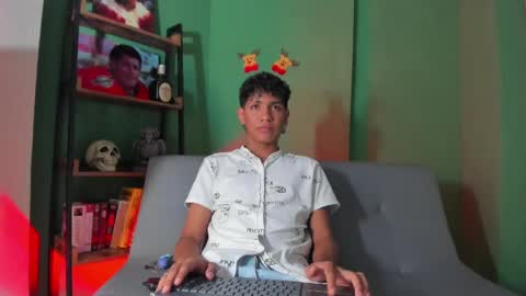 Snapshot of kimerico_04 chatting on December 2024 12:19:01 AM ISAAC online show from December 2024 12:19:01 AM