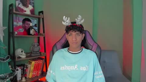 Snapshot of kimerico_04 chatting on December 2024 11:06:02 PM ISAAC online show from December 2024 11:06:02 PM
