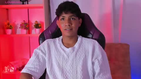 Snapshot of kimerico_04 chatting on January 2025 01:29:01 AM ISAAC online show from January 2025 01:29:01 AM
