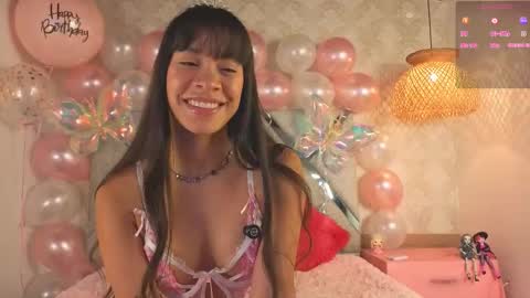 Snapshot of kimhilton_ chatting on October 2025 05:11:02 AM kimhilton online show from October 2025 05:11:02 AM