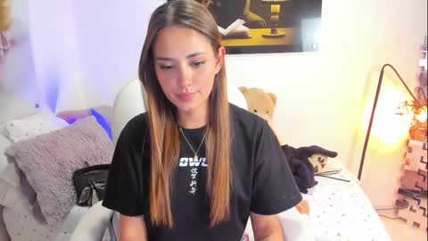 kimmberly_saenz_ online show from September 2025 09:04:01 PM