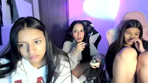 kimmi online show from November 2025 11:15:01 PM