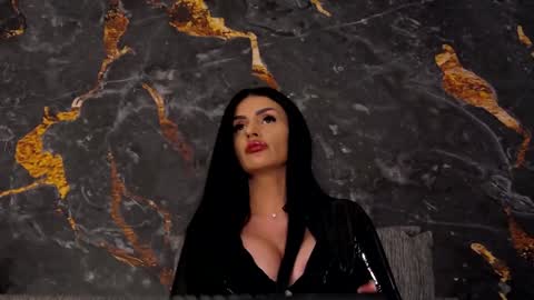 Snapshot of kimwilmes chatting on December 2024 05:50:02 PM Kim Wilmes online show from December 2024 05:50:02 PM