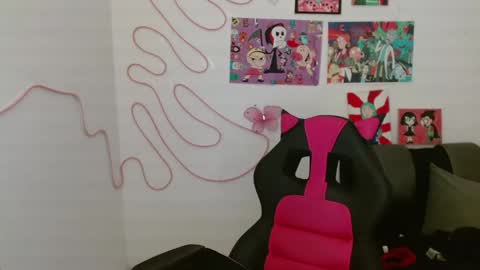 Snapshot of kind_scarlett chatting on March 2025 02:07:02 AM Kind Scarlett online show from March 2025 02:07:02 AM