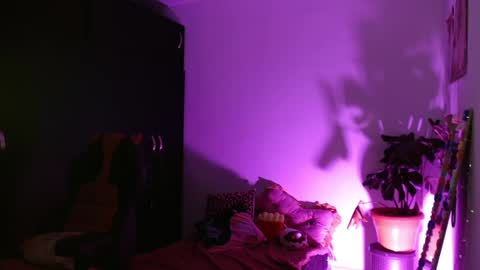 Snapshot of kind_scarlett chatting on May 2026 01:03:02 AM Kind Scarlett online show from May 2026 01:03:02 AM