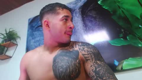 Angel Falconer online show from November 2025 02:03:01 AM