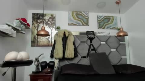 Snapshot of king_fitt_ chatting on January 2025 08:04:01 AM HOT MEN BLACK online show from January 2025 08:04:01 AM