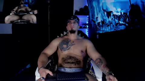 Snapshot of kingbear777 chatting on December 2024 07:11:02 PM King Bear online show from December 2024 07:11:02 PM