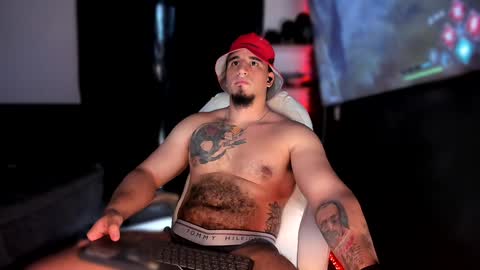 Snapshot of kingbear777 chatting on December 2024 12:02:02 AM King Bear online show from December 2024 12:02:02 AM