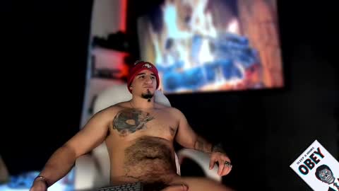 Snapshot of kingbear777 chatting on February 2025 03:41:02 AM King Bear online show from February 2025 03:41:02 AM