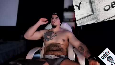 Snapshot of kingbear777 chatting on February 2025 10:11:01 PM King Bear online show from February 2025 10:11:01 PM