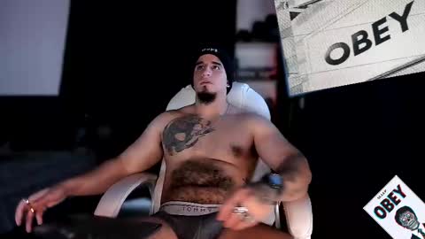 Snapshot of kingbear777 chatting on February 2025 11:05:01 PM King Bear online show from February 2025 11:05:01 PM