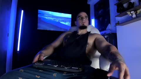 Snapshot of kingbear777 chatting on September 2025 11:27:01 PM King Bear online show from September 2025 11:27:01 PM