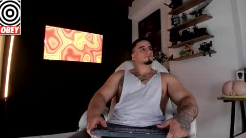 Snapshot of kingbear777 chatting on November 2025 02:18:01 PM King Bear online show from November 2025 02:18:01 PM