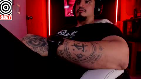 Snapshot of kingbear777 chatting on November 2025 04:45:02 AM King Bear online show from November 2025 04:45:02 AM