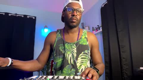 Snapshot of kingcorbra chatting on March 2025 04:39:02 AM KC online show from March 2025 04:39:02 AM