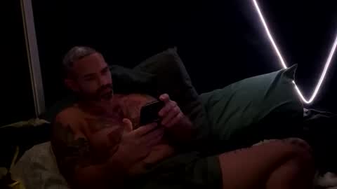 Snapshot of kingemul chatting on October 2025 09:35:02 AM Emul King online show from October 2025 09:35:02 AM