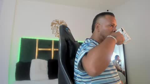 Snapshot of kingg_jay chatting on May 2026 12:09:02 PM kingg_jay online show from May 2026 12:09:02 PM