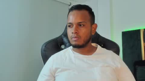 Snapshot of kingg_jay chatting on June 2026 11:40:02 AM kingg_jay online show from June 2026 11:40:02 AM