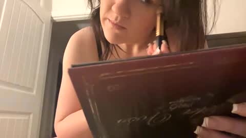 Snapshot of kinkbitch25 chatting on January 2025 03:20:02 AM Kinkbitch online show from January 2025 03:20:02 AM