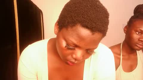 Snapshot of kinky_lola1 chatting on September 2025 01:20:02 AM Lola online show from September 2025 01:20:02 AM