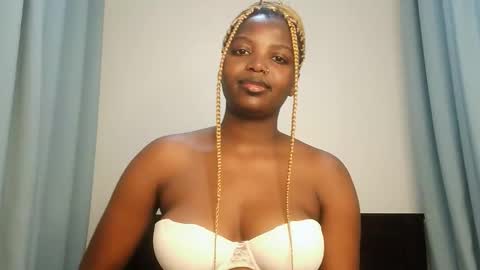 Snapshot of kinky_lola1 chatting on October 2025 05:59:01 PM Lola online show from October 2025 05:59:01 PM