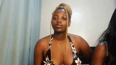 Snapshot of kinky_lola1 chatting on October 2025 07:25:02 PM Lola online show from October 2025 07:25:02 PM
