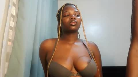 Snapshot of kinky_lola1 chatting on October 2025 12:59:01 PM Lola online show from October 2025 12:59:01 PM