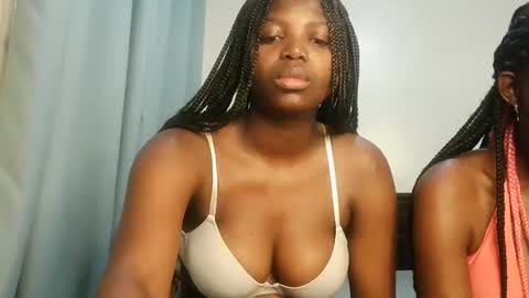 Snapshot of kinky_lola1 chatting on November 2025 09:53:02 AM Lola online show from November 2025 09:53:02 AM